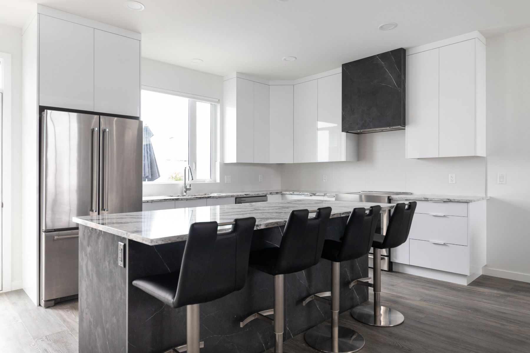 Black-Marble-Spark-1.jpg